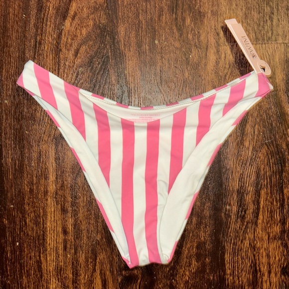 NWT Victoria’s Secret Brazilian bikini bottoms - Picture 1 of 5